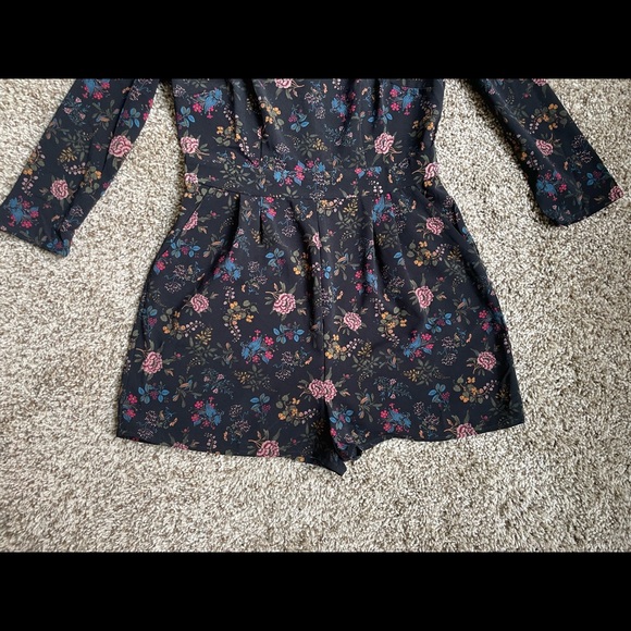 Floral Forever 21 Romper - Picture 5 of 9